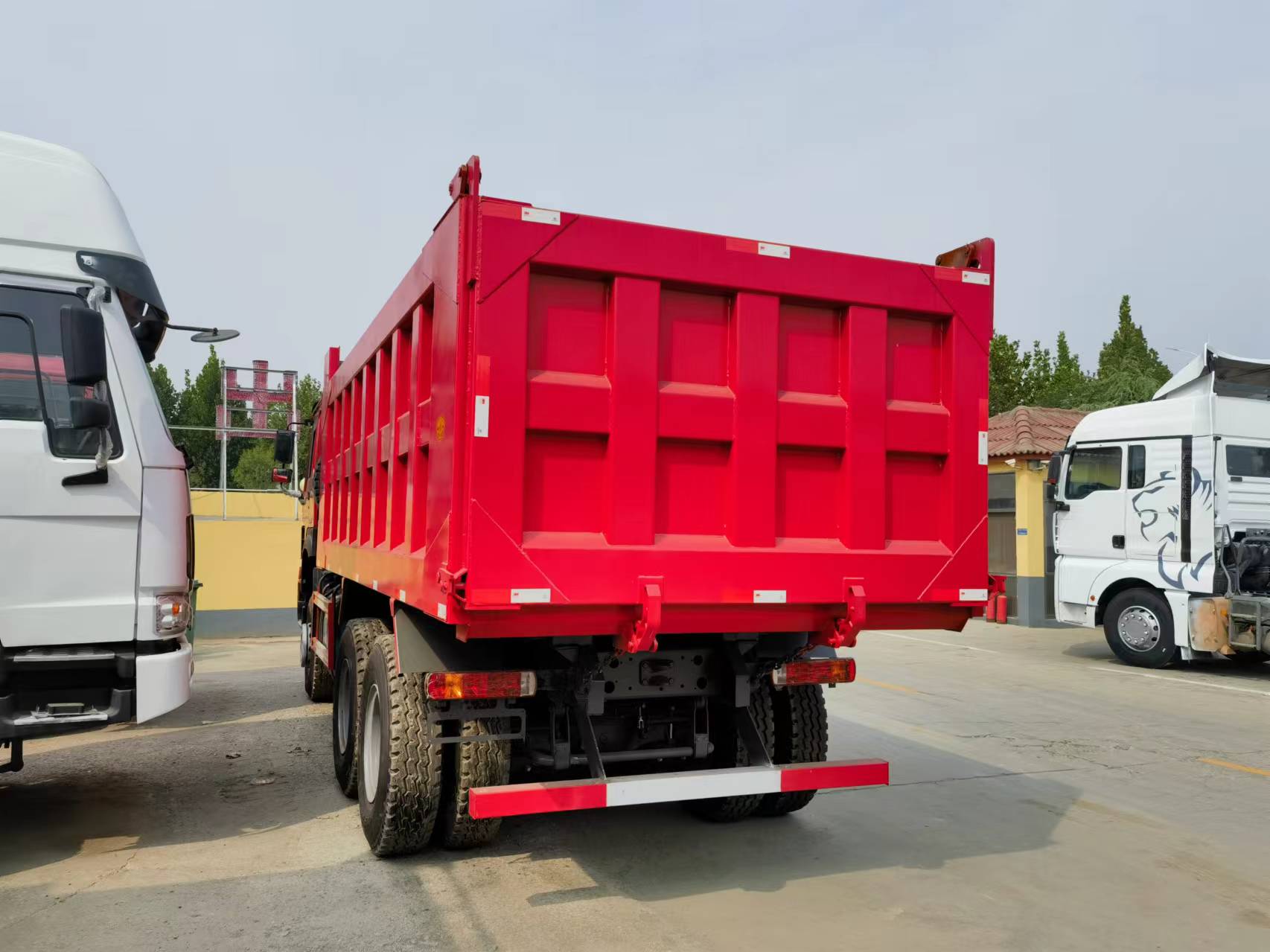 Sinotruk HOWO 371 6*4 Dump truck - Istovarivač: slika 2 Sinotruk HOWO 371 6*4 Dump truck - Istovarivač: slika 2