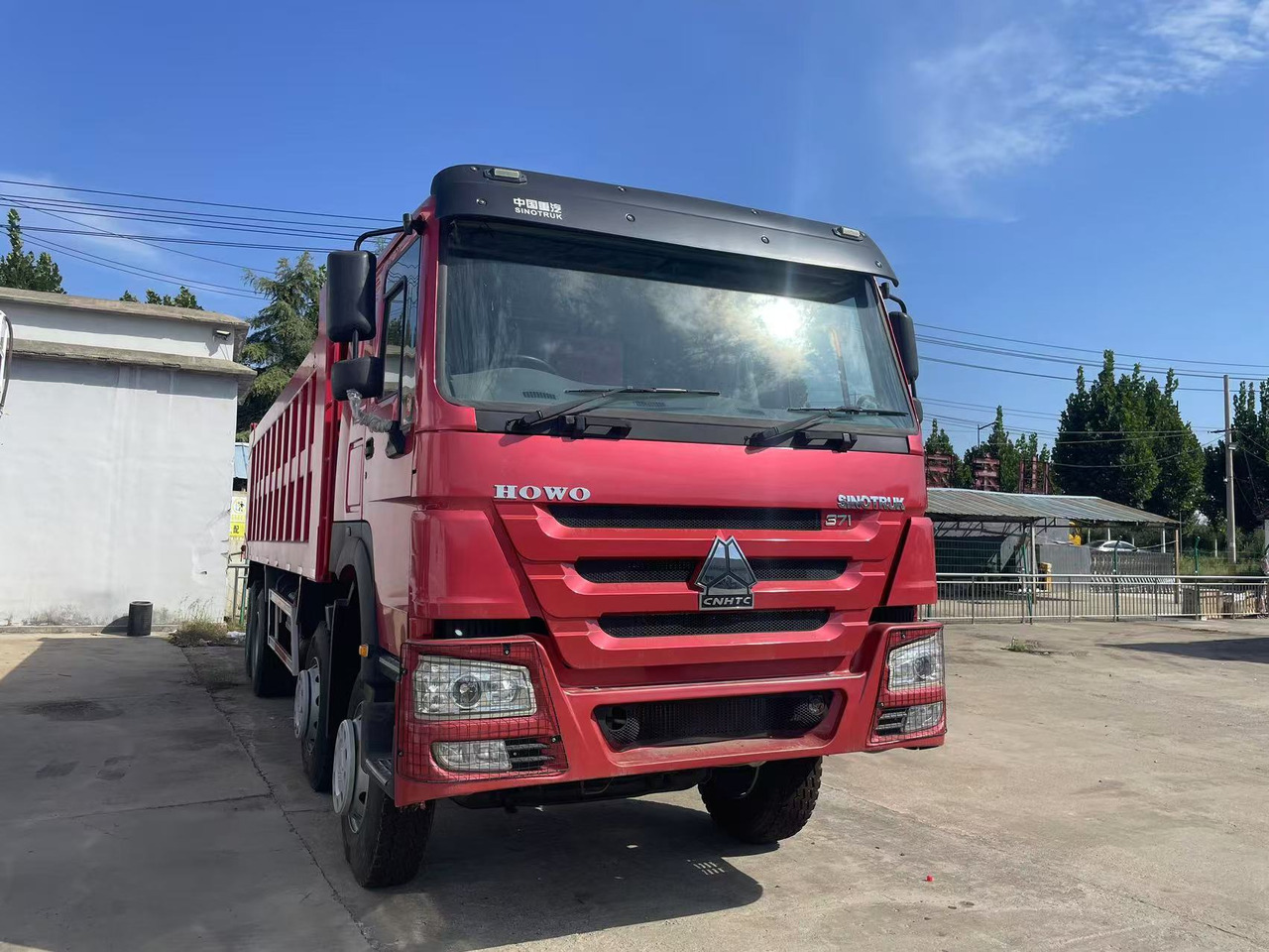 Istovarivač Sinotruk HOWO 371 8*4 Dump truck: slika 7