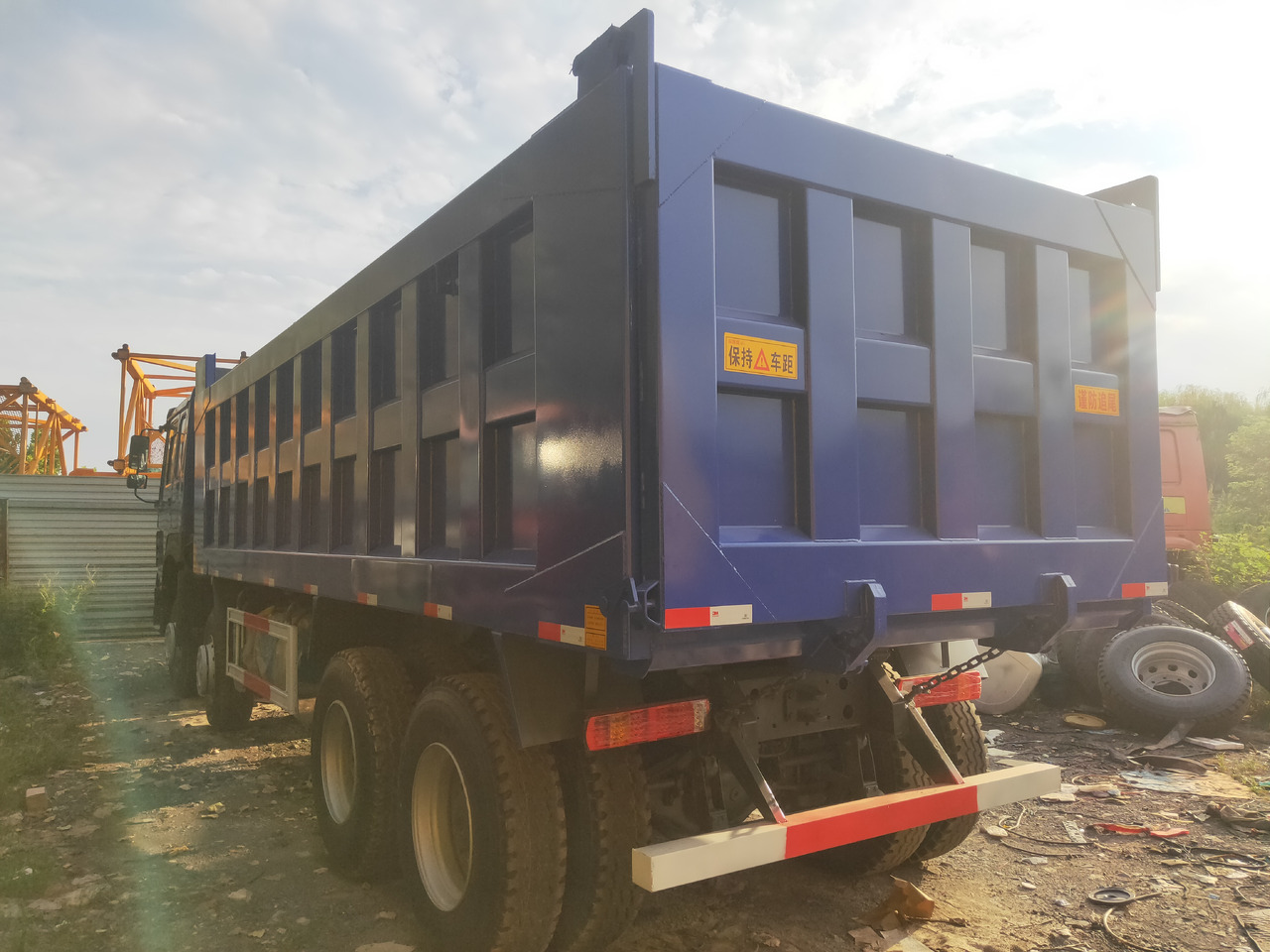 Sinotruk HOWO 371 8*4 Dump truck - Istovarivač: slika 3 Sinotruk HOWO 371 8*4 Dump truck - Istovarivač: slika 3