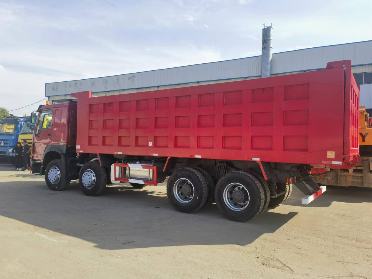 Sinotruk HOWO 371 8*4 Dump truck - Istovarivač: slika 1 Sinotruk HOWO 371 8*4 Dump truck - Istovarivač: slika 1
