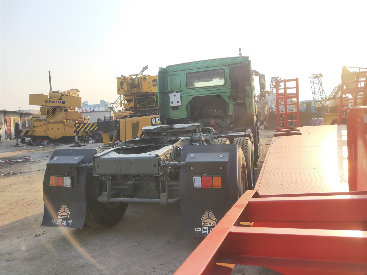 Sinotruk HOWO 420 tractor - Mini kiper: slika 3 Sinotruk HOWO 420 tractor - Mini kiper: slika 3