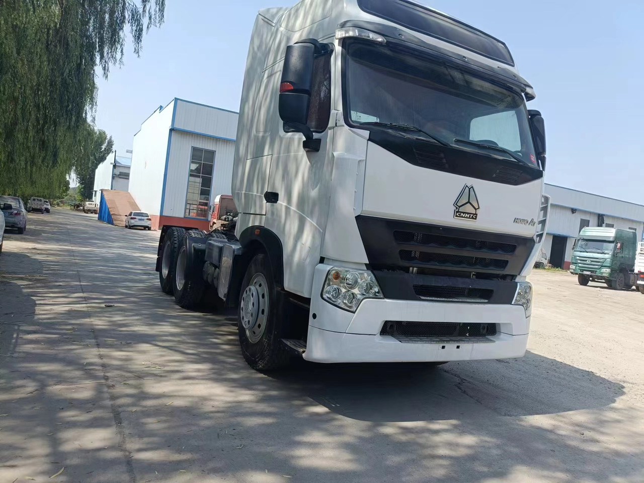 Sinotruk HOWO A7 tractor - Mini kiper: slika 4 Sinotruk HOWO A7 tractor - Mini kiper: slika 4