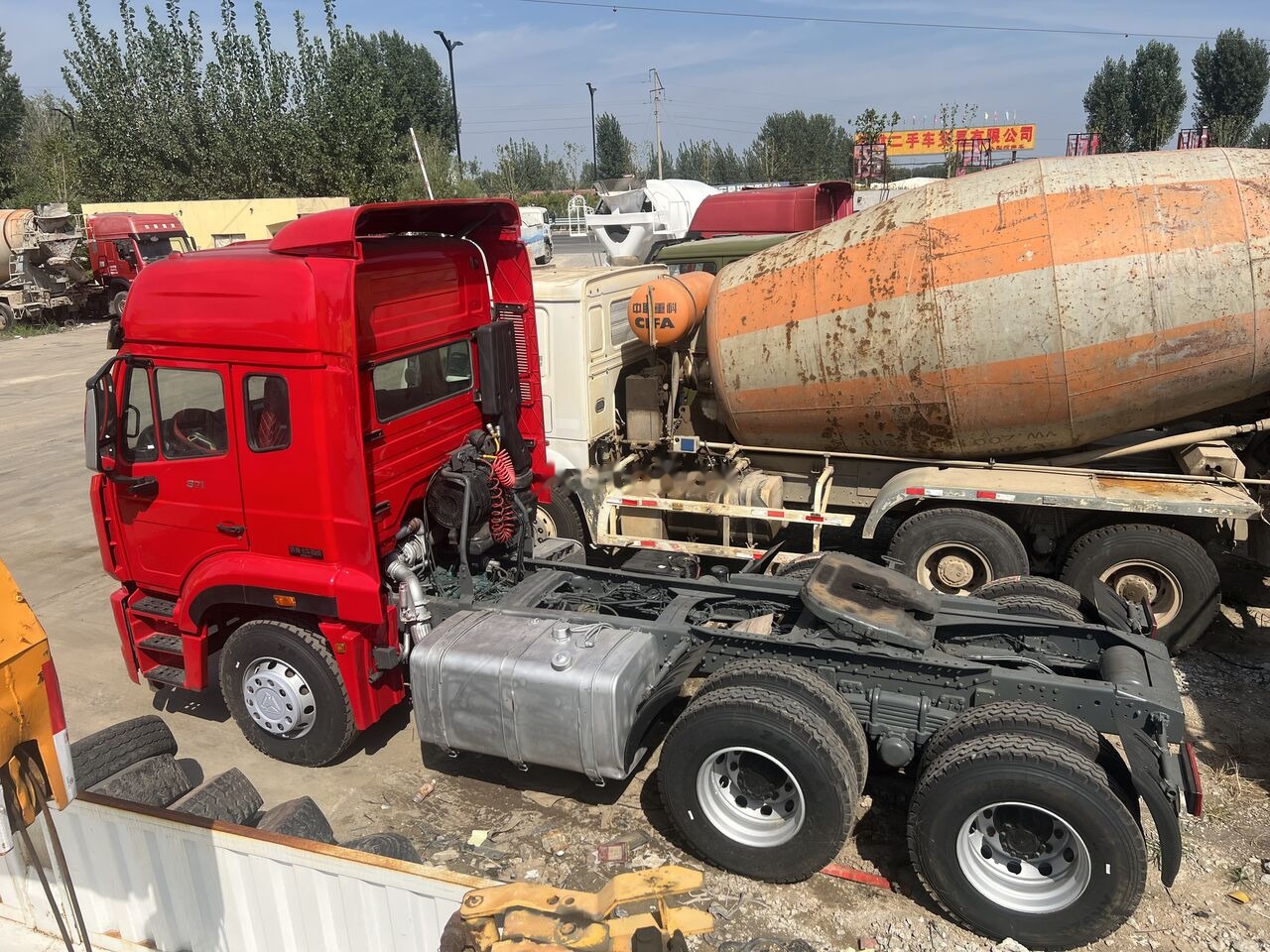 Howo 6X4 - Tegljač: slika 1 Howo 6X4 - Tegljač: slika 1
