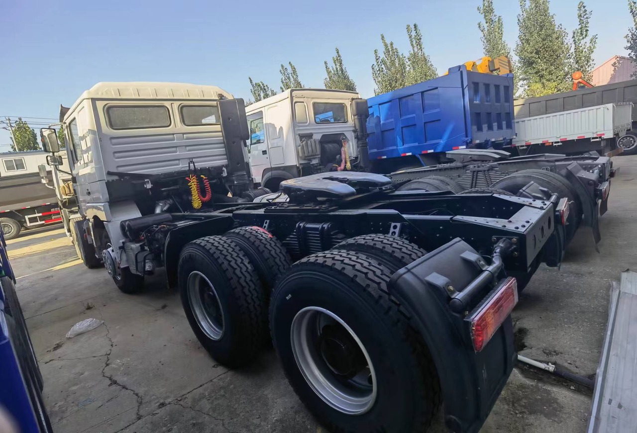 Shacman F3000 6*4 Tractor - Tegljač: slika 5 Shacman F3000 6*4 Tractor - Tegljač: slika 5