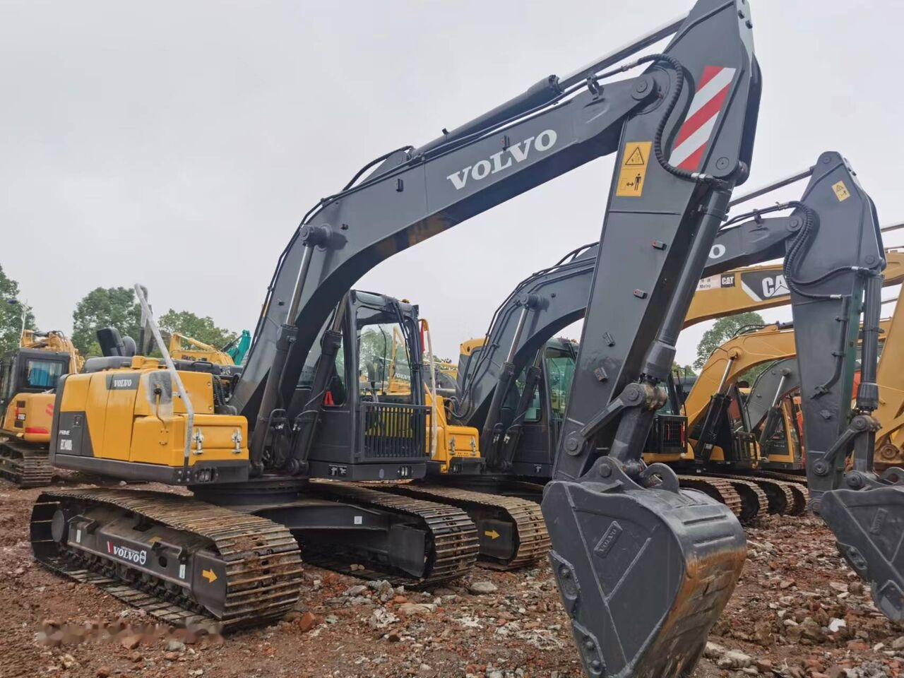 Volvo EC140DL - Bager guseničar: slika 1 Volvo EC140DL - Bager guseničar: slika 1