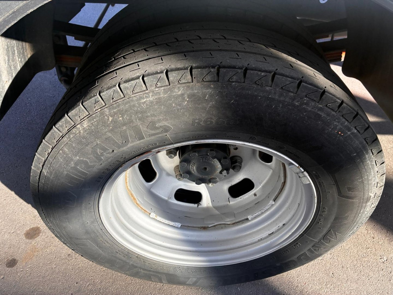 Dostavno vozilo sa zatvorenim sandukom Caja cerrada IVECO 35C16 20m3 con puertas traseras: slika 13