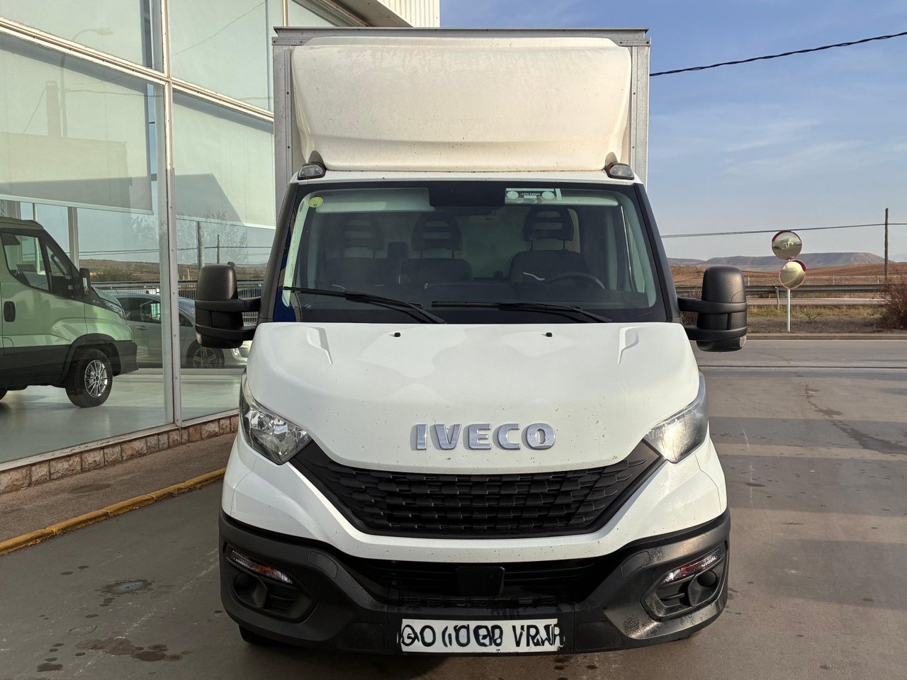 Caja cerrada IVECO 35C16 3.0 20m3 con puertas traseras - Dostavno vozilo sa zatvorenim sandukom: slika 2 Caja cerrada IVECO 35C16 3.0 20m3 con puertas traseras - Dostavno vozilo sa zatvorenim sandukom: slika 2