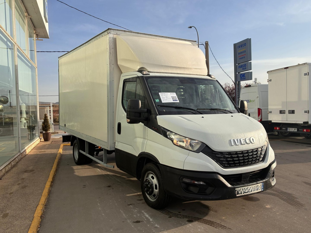 Caja cerrada IVECO 35C16 3.0 20m3 con puertas traseras - Dostavno vozilo sa zatvorenim sandukom: slika 3 Caja cerrada IVECO 35C16 3.0 20m3 con puertas traseras - Dostavno vozilo sa zatvorenim sandukom: slika 3