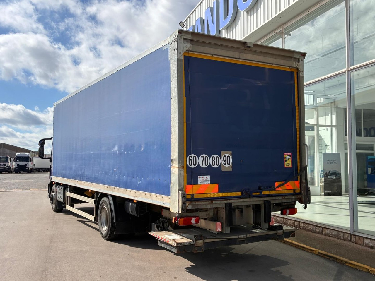 Caja cerrada IVECO Eurocargo ML 160 E25 - Kamion sa zatvorenim sandukom: slika 4 Caja cerrada IVECO Eurocargo ML 160 E25 - Kamion sa zatvorenim sandukom: slika 4