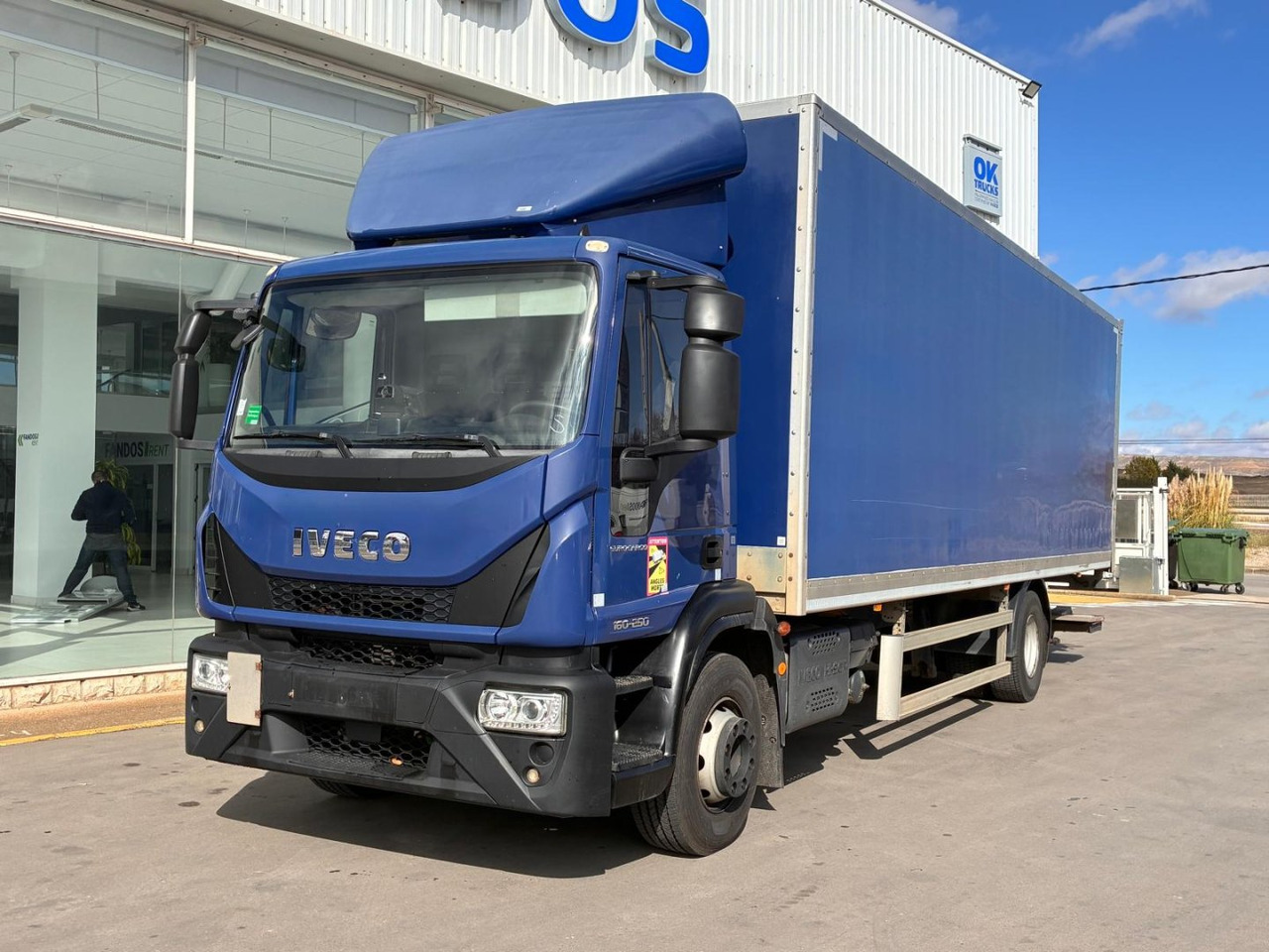 Caja cerrada IVECO Eurocargo ML 160 E25 - Kamion sa zatvorenim sandukom: slika 1 Caja cerrada IVECO Eurocargo ML 160 E25 - Kamion sa zatvorenim sandukom: slika 1
