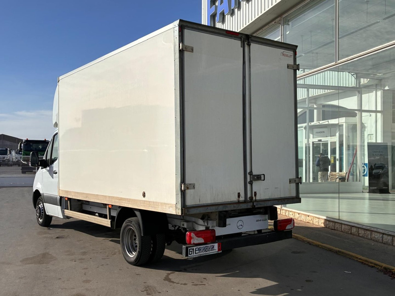 Caja cerrada Mercedes Sprinter 514 20m3 con puertas traseras - Dostavno vozilo sa zatvorenim sandukom: slika 4 Caja cerrada Mercedes Sprinter 514 20m3 con puertas traseras - Dostavno vozilo sa zatvorenim sandukom: slika 4