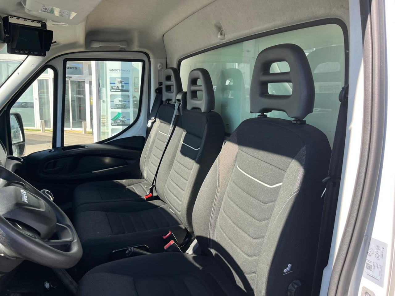 Frigorífico IVECO 35C16 3.0 FRIGORIFICA - Dostavno vozilo hladnjača: slika 5 Frigorífico IVECO 35C16 3.0 FRIGORIFICA - Dostavno vozilo hladnjača: slika 5