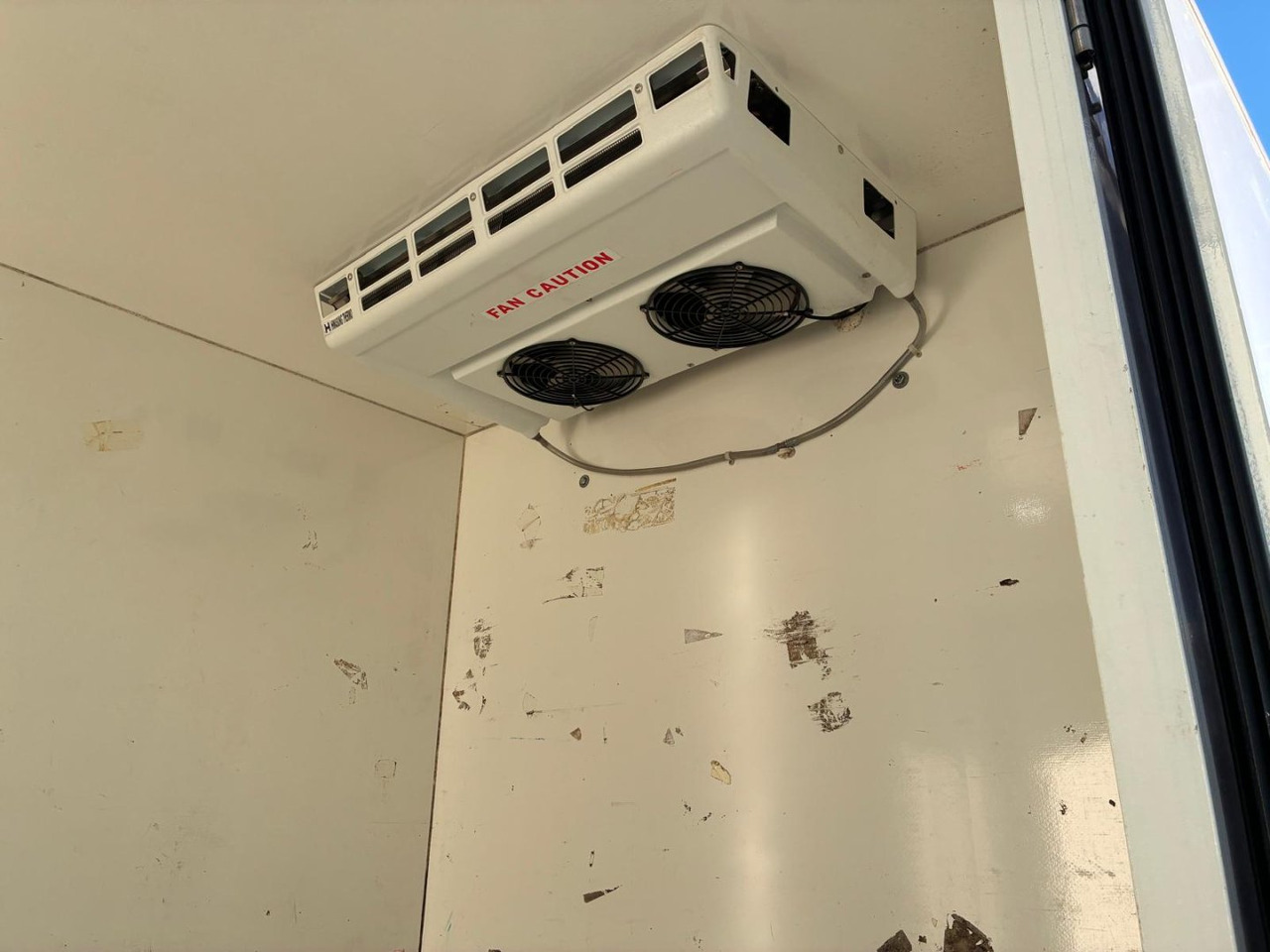 Frigorífico IVECO 35C16 3.0 FRIGORIFICA - Dostavno vozilo hladnjača: slika 5 Frigorífico IVECO 35C16 3.0 FRIGORIFICA - Dostavno vozilo hladnjača: slika 5