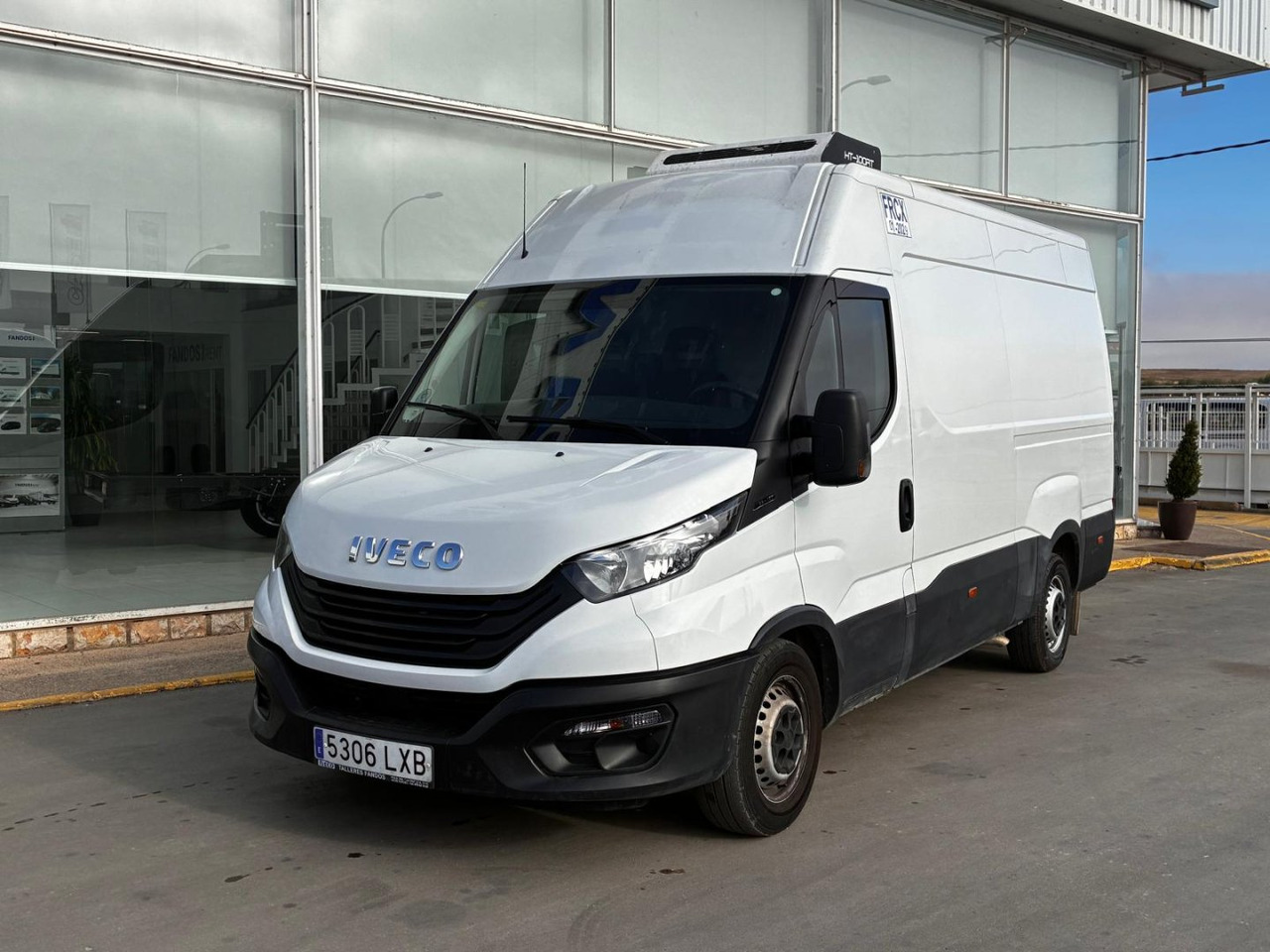 Frigorífico IVECO 35S16 V FRIGORÍFICA 12m3 - Dostavno vozilo hladnjača: slika 1 Frigorífico IVECO 35S16 V FRIGORÍFICA 12m3 - Dostavno vozilo hladnjača: slika 1
