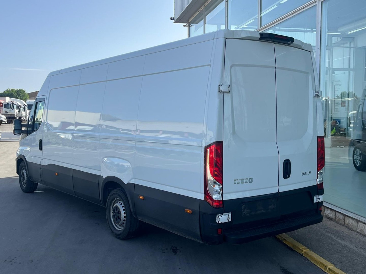 Furgón IVECO 35S14 16m3 Hi-matic - Furgon: slika 4 Furgón IVECO 35S14 16m3 Hi-matic - Furgon: slika 4