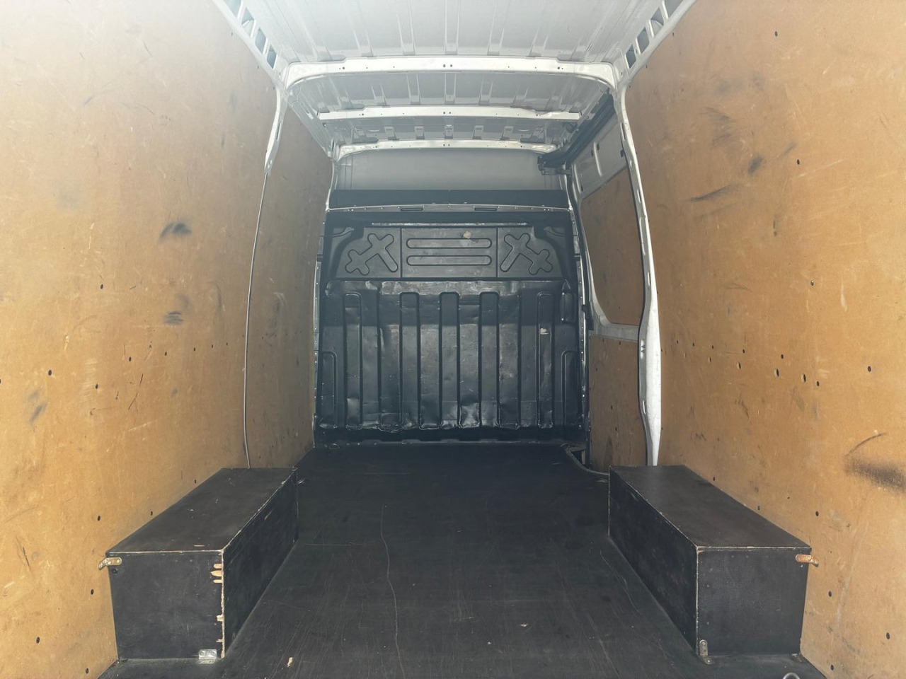 Lizing Furgón IVECO 35S14 V 12m3 Furgón IVECO 35S14 V 12m3: slika 6 Lizing Furgón IVECO 35S14 V 12m3 Furgón IVECO 35S14 V 12m3: slika 6