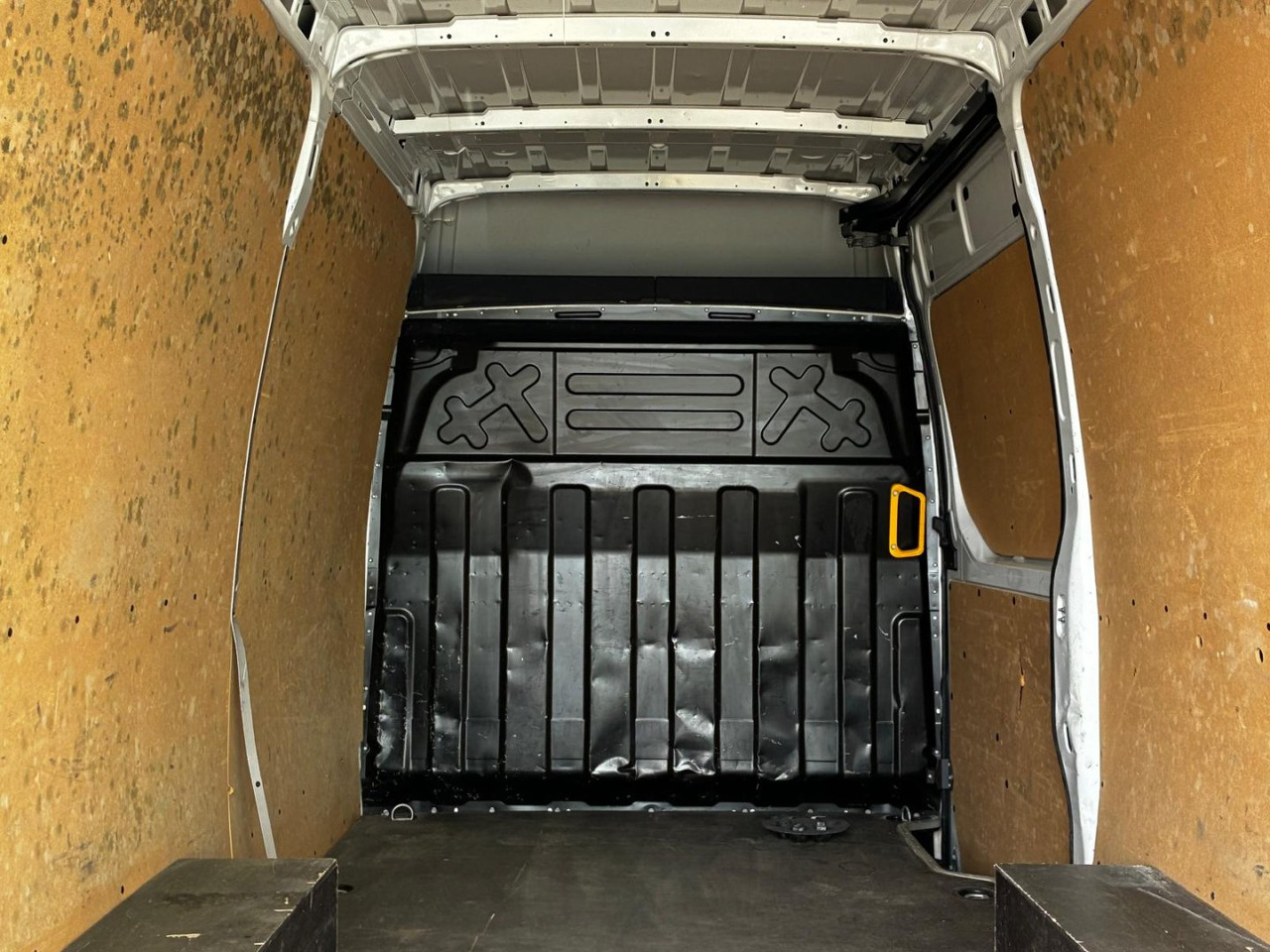 Lizing Furgón IVECO 35S14 V 12m3 Furgón IVECO 35S14 V 12m3: slika 8 Lizing Furgón IVECO 35S14 V 12m3 Furgón IVECO 35S14 V 12m3: slika 8