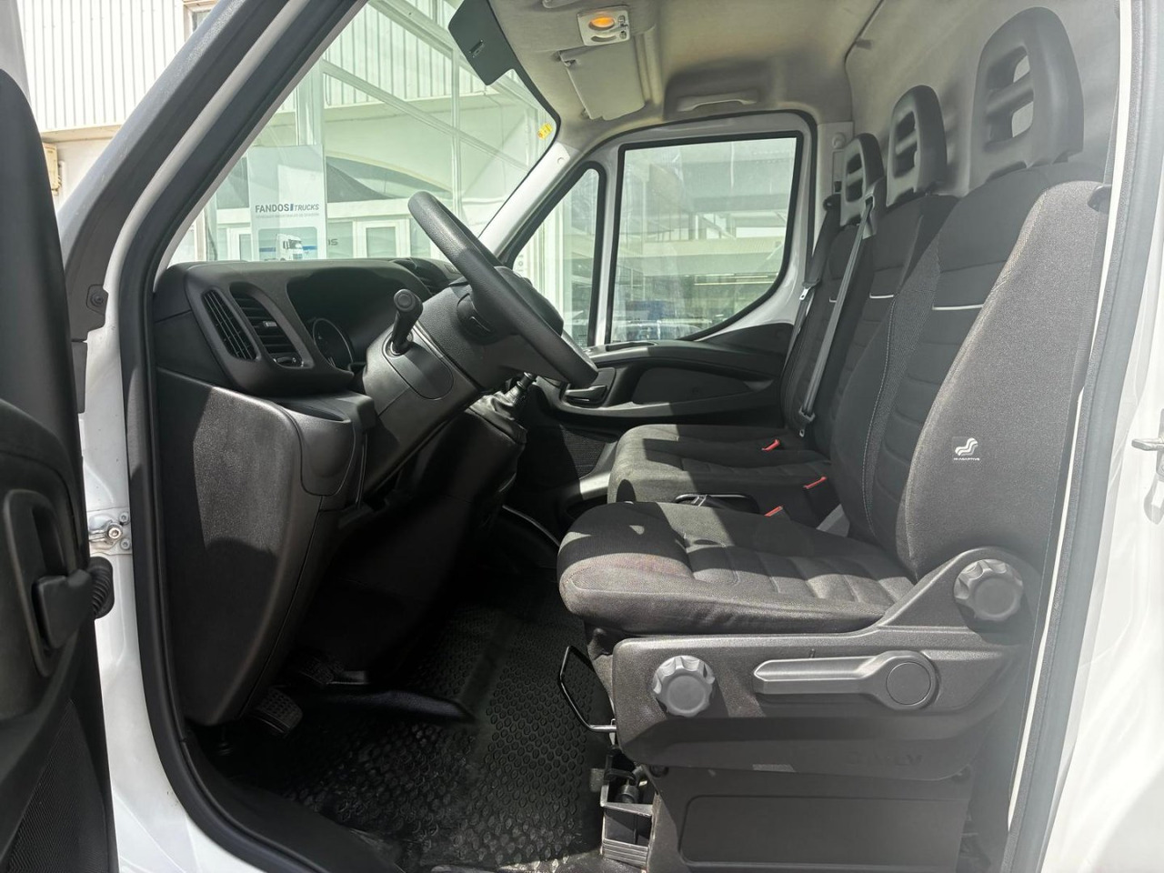 Lizing Furgón IVECO 35S14 V 12m3 Furgón IVECO 35S14 V 12m3: slika 9 Lizing Furgón IVECO 35S14 V 12m3 Furgón IVECO 35S14 V 12m3: slika 9