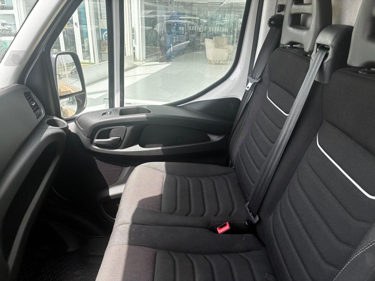 Lizing Furgón IVECO 35S14 V 12m3 Furgón IVECO 35S14 V 12m3: slika 12 Lizing Furgón IVECO 35S14 V 12m3 Furgón IVECO 35S14 V 12m3: slika 12