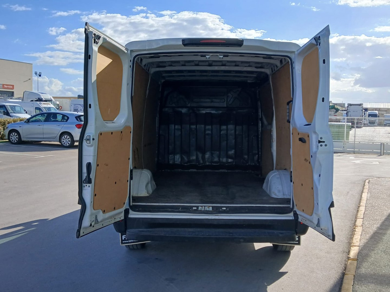 Furgón IVECO 35S16 V 9m3 - Furgon: slika 5 Furgón IVECO 35S16 V 9m3 - Furgon: slika 5