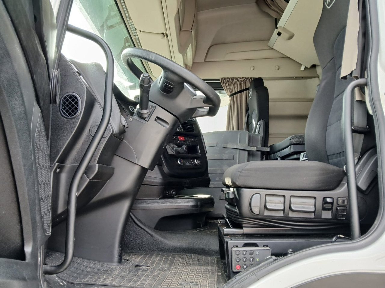 Cabeza Tractora IVECO 460 AUTOMATICO INTARDER ADR - Tegljač: slika 5 Cabeza Tractora IVECO 460 AUTOMATICO INTARDER ADR - Tegljač: slika 5