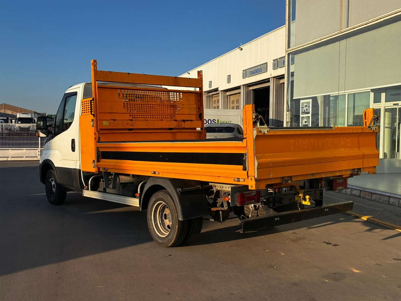 Volquete/Dumper IVECO 35C14 CAJA BASCULANTE - Dostavno vozilo kiper: slika 4 Volquete/Dumper IVECO 35C14 CAJA BASCULANTE - Dostavno vozilo kiper: slika 4
