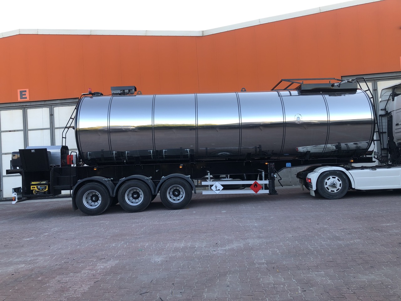 Novu Poluprikolica cisterna za prevoz bitumena NURSAN ASPHALT INSULATED BITUMEN TANKER: slika 12 Novu Poluprikolica cisterna za prevoz bitumena NURSAN ASPHALT INSULATED BITUMEN TANKER: slika 12