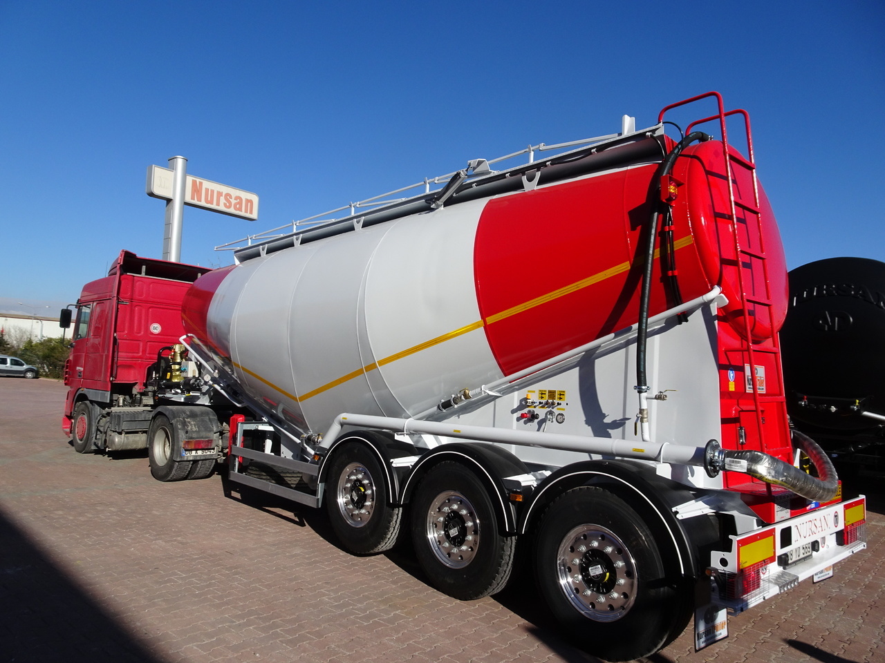 NURSAN Cement Bulker - Poluprikolica cisterna: slika 1 NURSAN Cement Bulker - Poluprikolica cisterna: slika 1