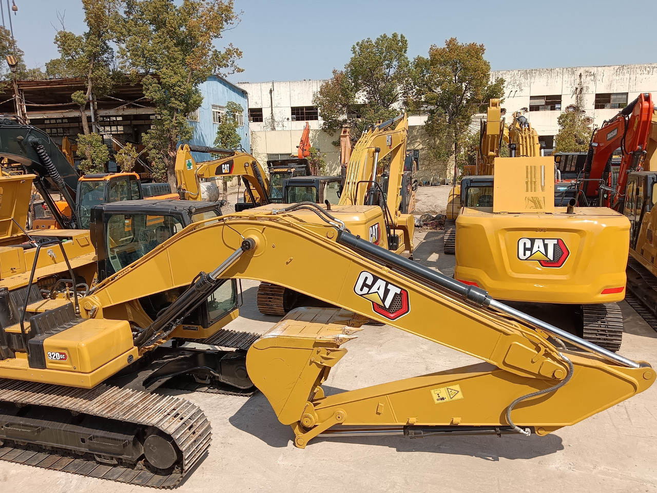 CATERPILLAR 320 GC CAT 320GC 323GC 336GC - Bager guseničar: slika 5 CATERPILLAR 320 GC CAT 320GC 323GC 336GC - Bager guseničar: slika 5