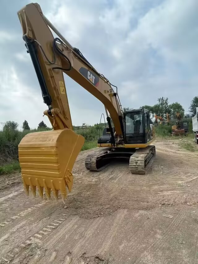 CATERPILLAR 320D2 L CAT 320D 2 L - Bager guseničar: slika 3 CATERPILLAR 320D2 L CAT 320D 2 L - Bager guseničar: slika 3