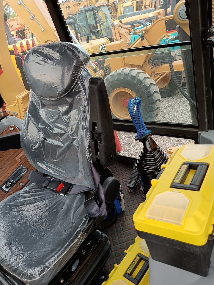 Novu Bager utovarivač CATERPILLAR 420F2 CAT 420FⅡ: slika 10 Novu Bager utovarivač CATERPILLAR 420F2 CAT 420FⅡ: slika 10