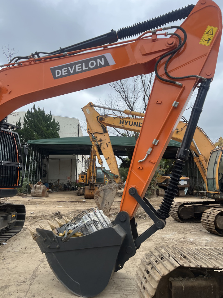 DEVELON DX225LCA - Bager guseničar: slika 2 DEVELON DX225LCA - Bager guseničar: slika 2