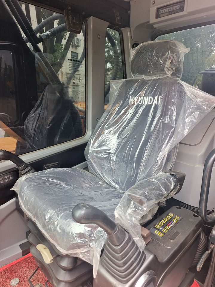 HYUNDAI 220 - 9S - Bager guseničar: slika 2 HYUNDAI 220 - 9S - Bager guseničar: slika 2