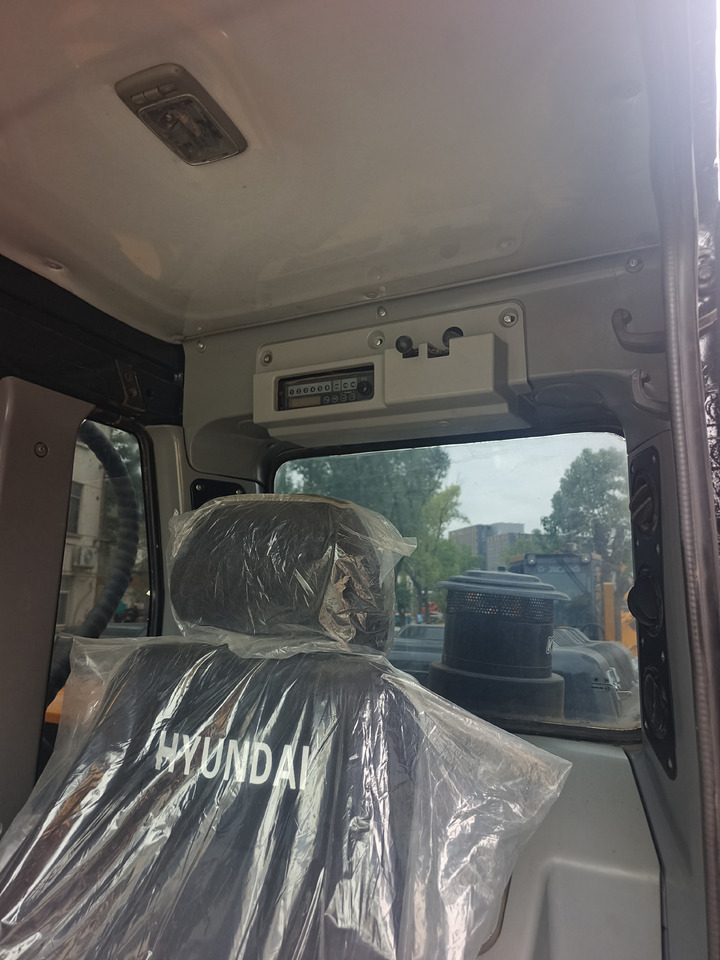 HYUNDAI 220 - 9S - Bager guseničar: slika 3 HYUNDAI 220 - 9S - Bager guseničar: slika 3