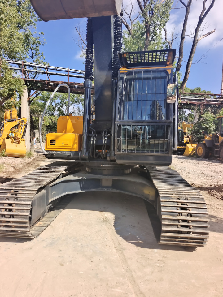 HYUNDAI HX220HD WITH 4 CAMERAS - Bager guseničar: slika 1 HYUNDAI HX220HD WITH 4 CAMERAS - Bager guseničar: slika 1