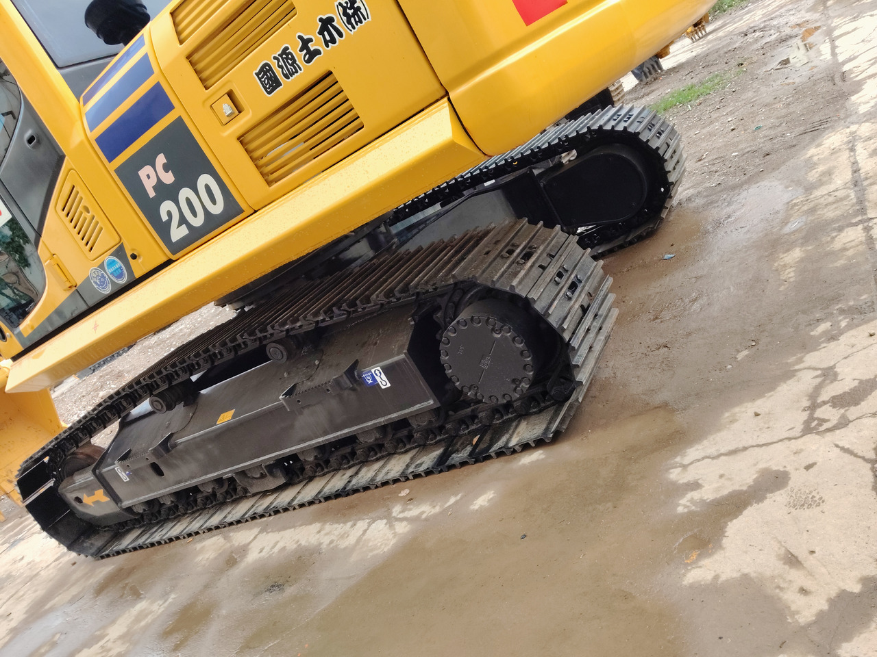 KOMATSU PC200-8 PC 200-8 N1 - Bager guseničar: slika 2 KOMATSU PC200-8 PC 200-8 N1 - Bager guseničar: slika 2