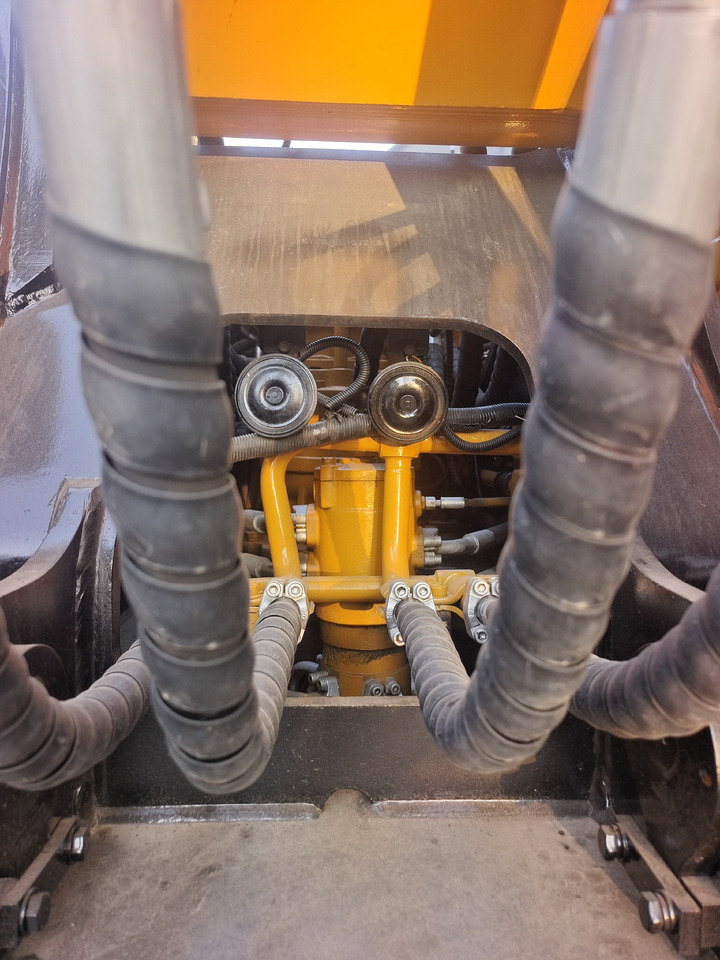 SANY 215H SY 215C - Bager guseničar: slika 5 SANY 215H SY 215C - Bager guseničar: slika 5