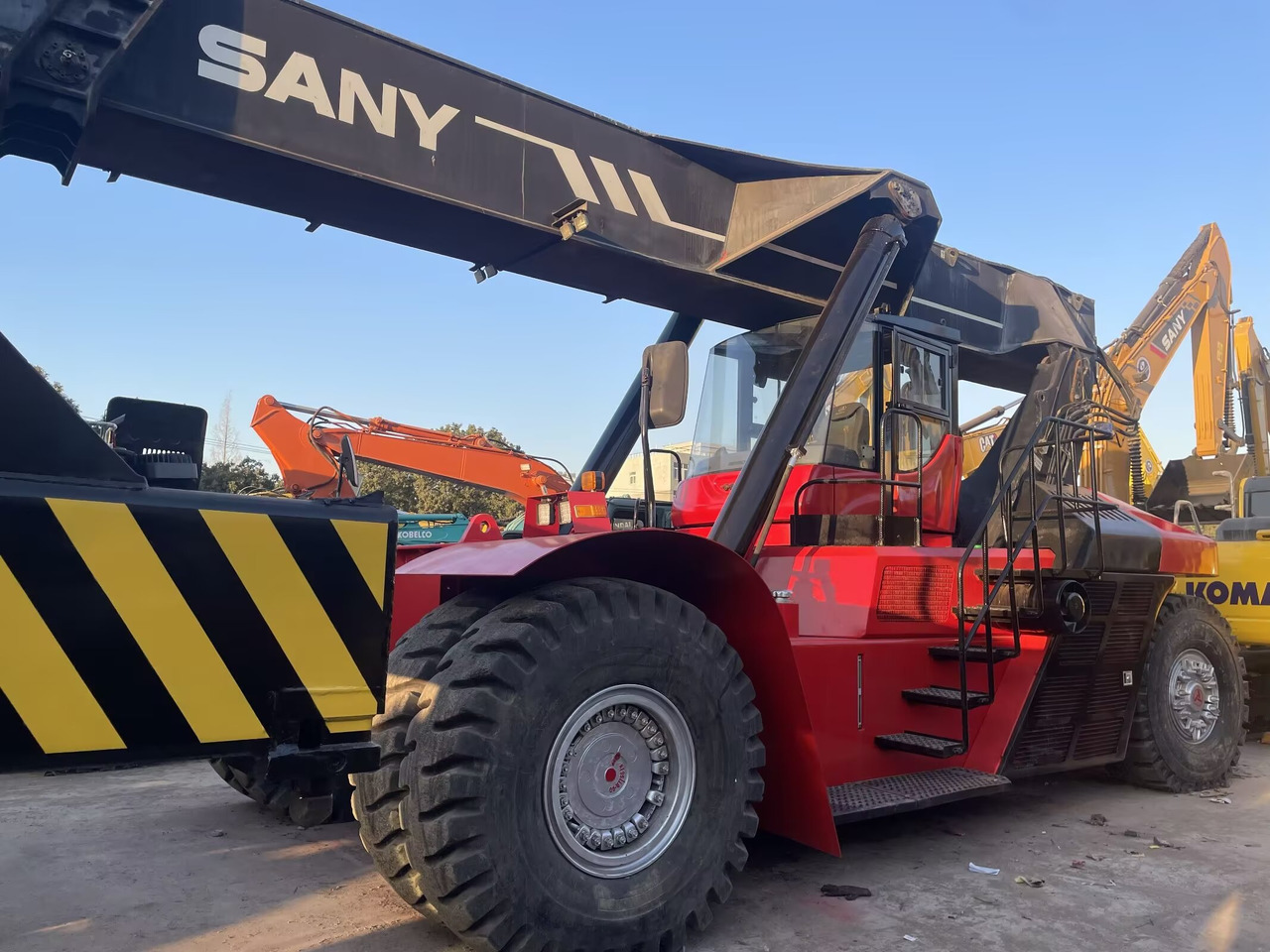 SANY SRSC45C30 45 TON CAPACITY - Dizalica za kontejnere: slika 2 SANY SRSC45C30 45 TON CAPACITY - Dizalica za kontejnere: slika 2