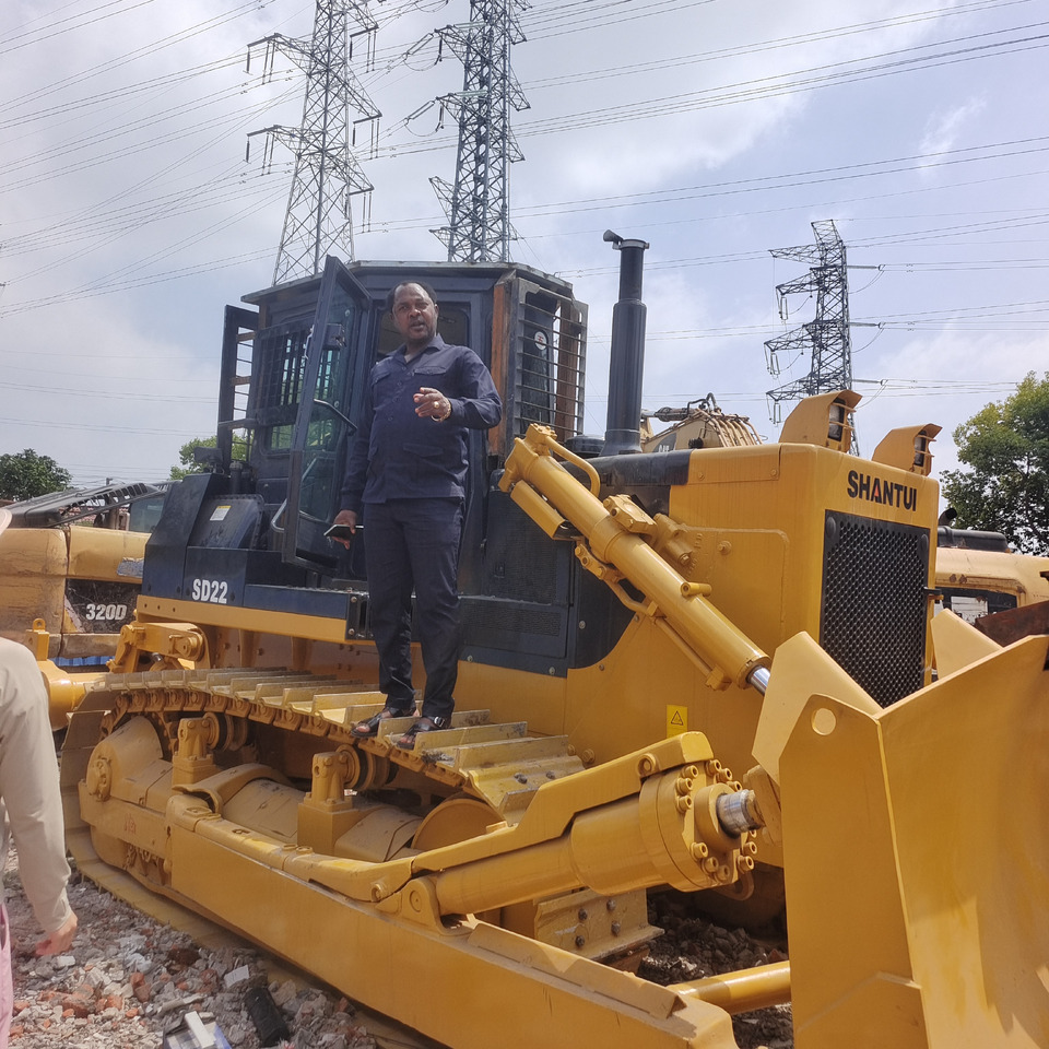 SHANTUI SD22 WITH CLEARING RAKE - Buldožer: slika 4 SHANTUI SD22 WITH CLEARING RAKE - Buldožer: slika 4