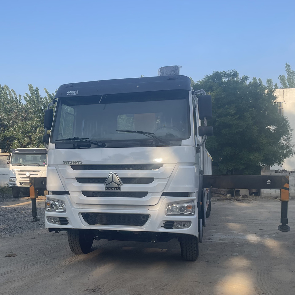 SINOTRUK HOWO 8 TON TRUCK-MOUNTED CRANE - Kamion sa dizalicom: slika 2 SINOTRUK HOWO 8 TON TRUCK-MOUNTED CRANE - Kamion sa dizalicom: slika 2