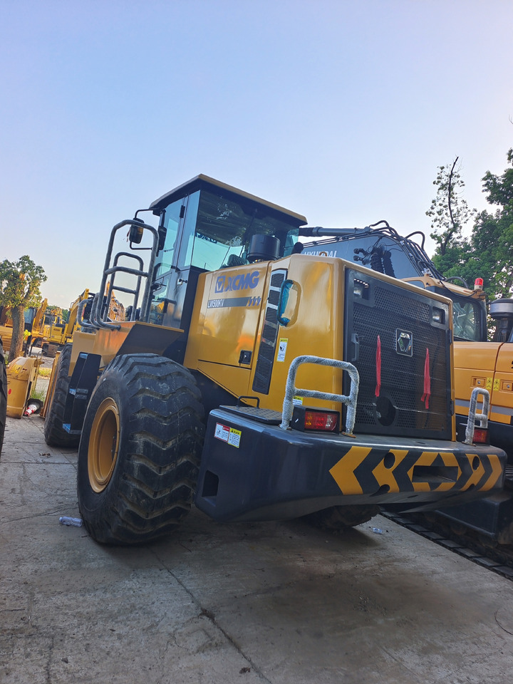 Utovarivač točkaš XCMG LW500KV: slika 8 Utovarivač točkaš XCMG LW500KV: slika 8