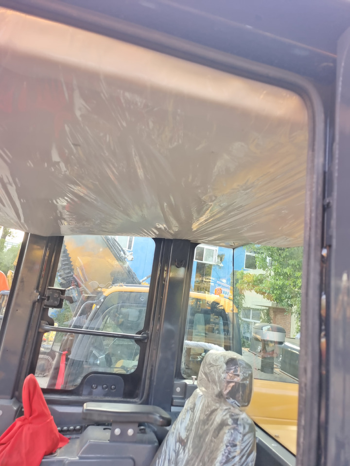 Utovarivač točkaš XCMG LW500KV: slika 13 Utovarivač točkaš XCMG LW500KV: slika 13