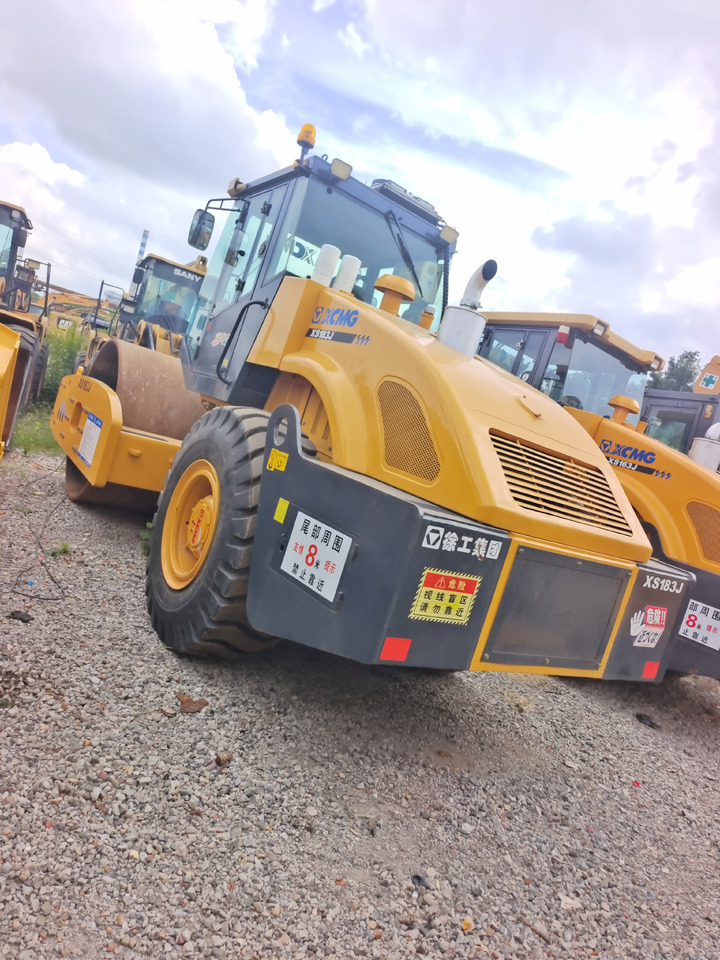 XCMG XS 183J - Valjak za puteve: slika 2 XCMG XS 183J - Valjak za puteve: slika 2