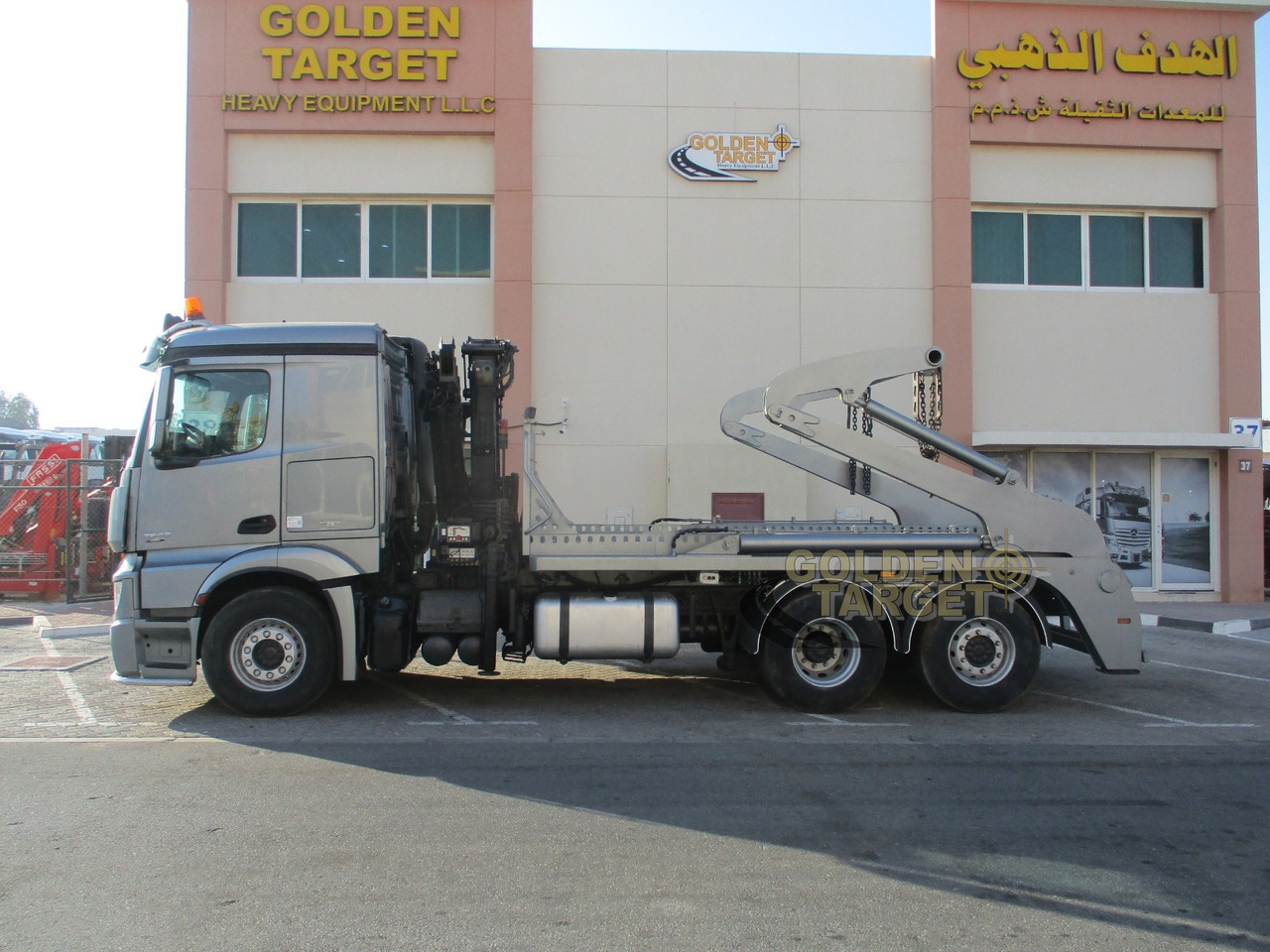 Kamion za utovaranje kontejnera MERCEDES-BENZ 2642 6×2 DOUBLE SKIP LOADER with HIAB Crane: slika 6