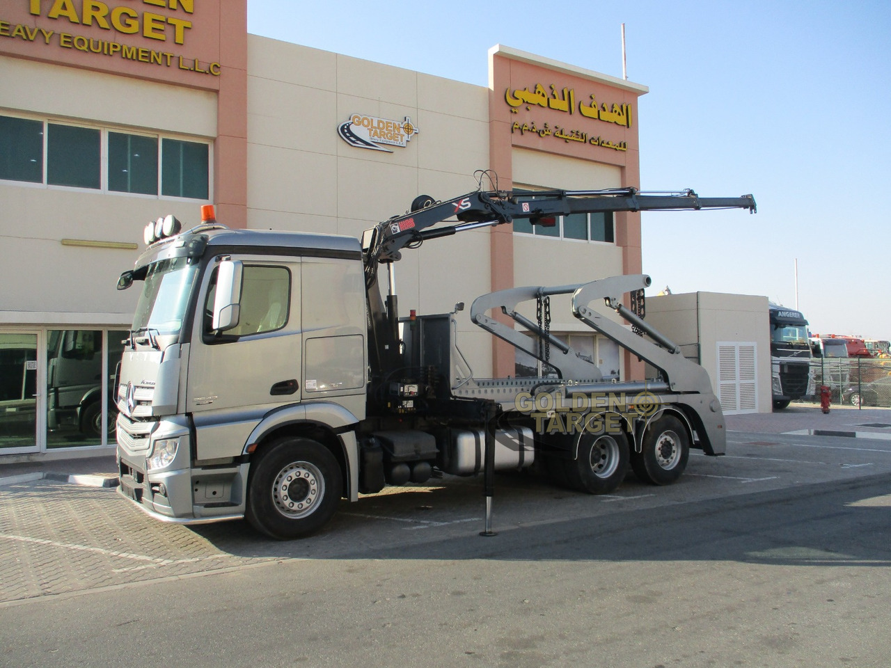 Kamion za utovaranje kontejnera MERCEDES-BENZ 2642 6×2 DOUBLE SKIP LOADER with HIAB Crane: slika 9