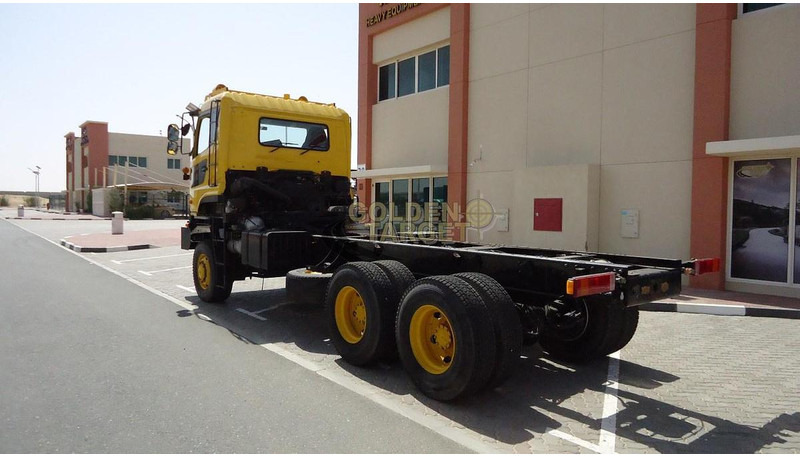 Nissan CZ4YL - Poluprikolica sa golom šasijom: slika 4 Nissan CZ4YL - Poluprikolica sa golom šasijom: slika 4