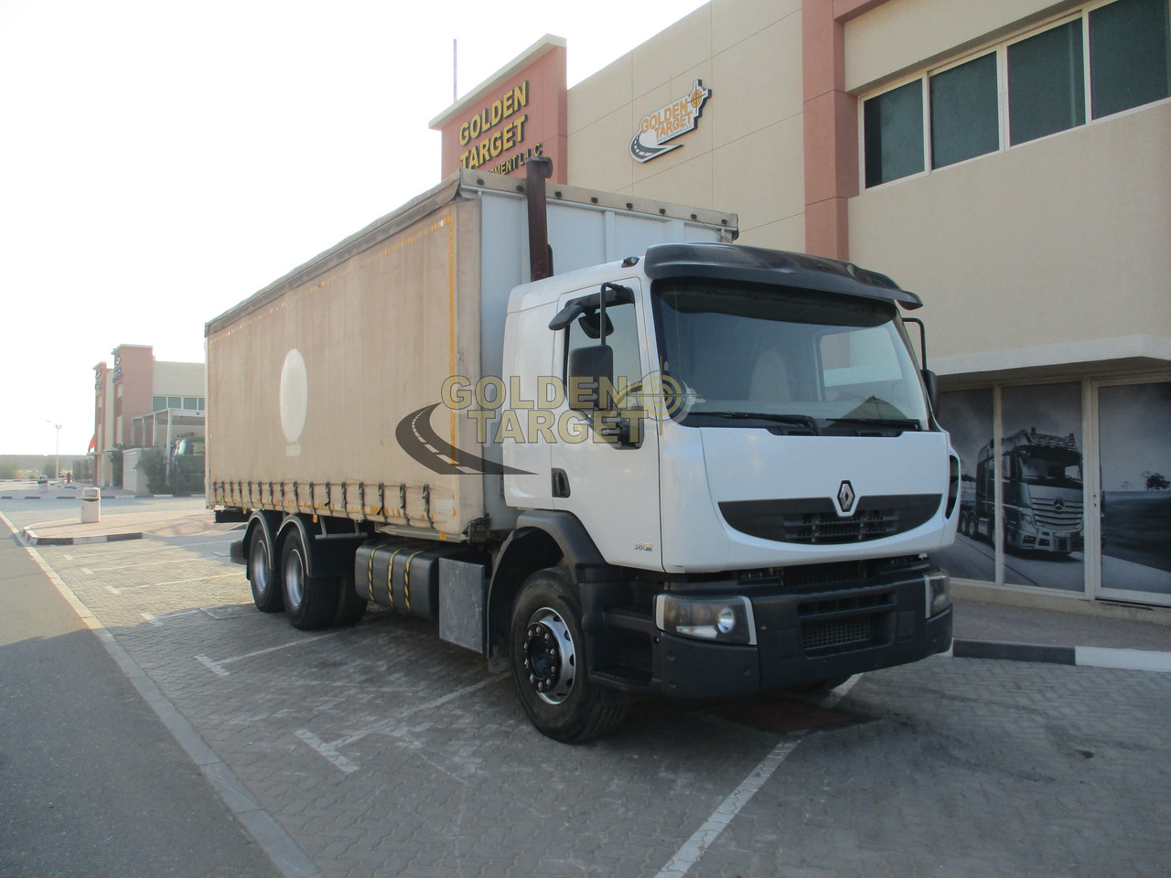 Renault KERAX 380 - Kamion sa ceradom: slika 1 Renault KERAX 380 - Kamion sa ceradom: slika 1