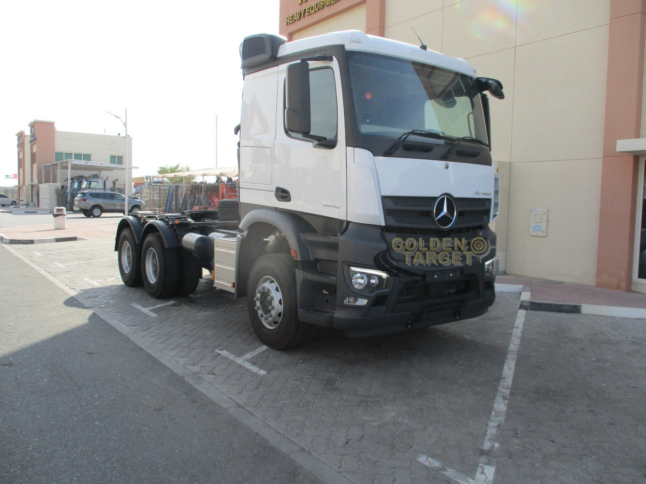 Mercedes-Benz Actros 3342 6x4 Right Hand Head Truck - Tegljač: slika 1 Mercedes-Benz Actros 3342 6x4 Right Hand Head Truck - Tegljač: slika 1