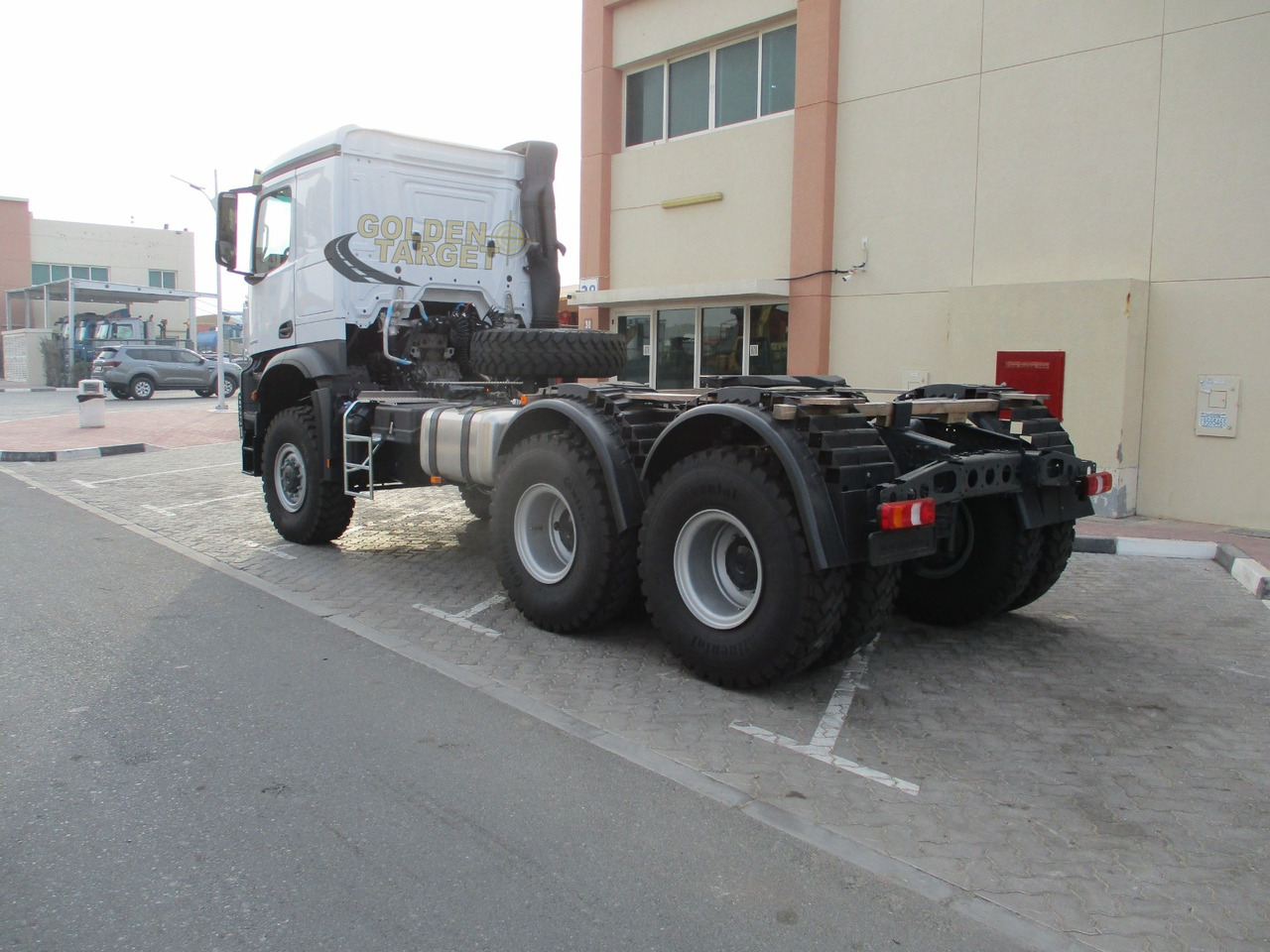 Mercedes-Benz Arocs 3342 6x6 Head Truck - Tegljač: slika 4 Mercedes-Benz Arocs 3342 6x6 Head Truck - Tegljač: slika 4