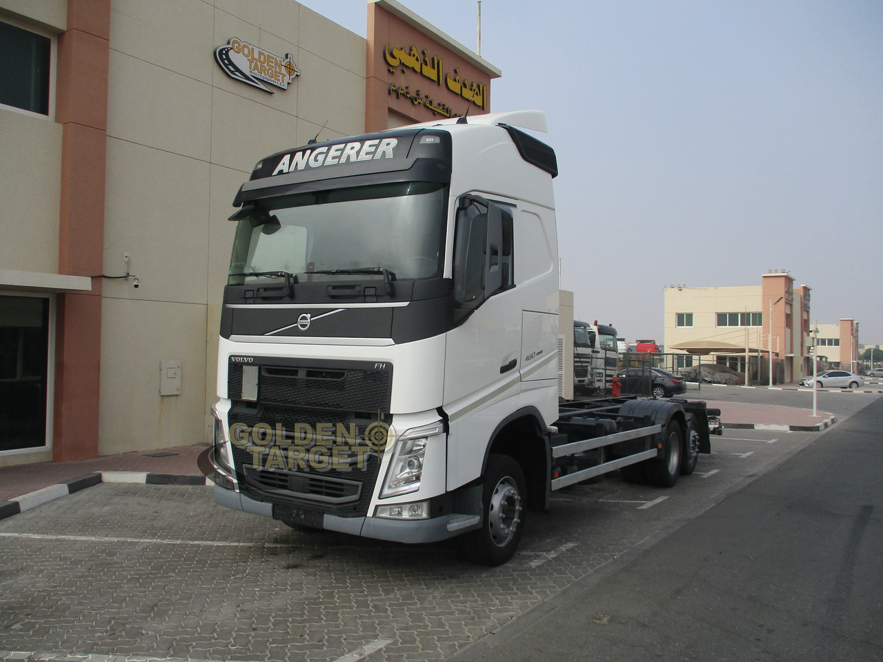 Volvo FH460 6×2 Chassis - Kamion sa golom šasijom i zatvorenom kabinom: slika 2 Volvo FH460 6×2 Chassis - Kamion sa golom šasijom i zatvorenom kabinom: slika 2